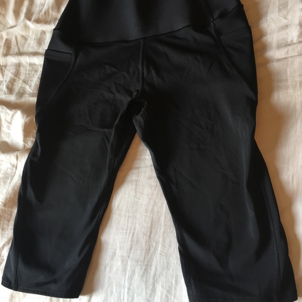 Women's Gap Sculpt Compression Crop Workout Pants